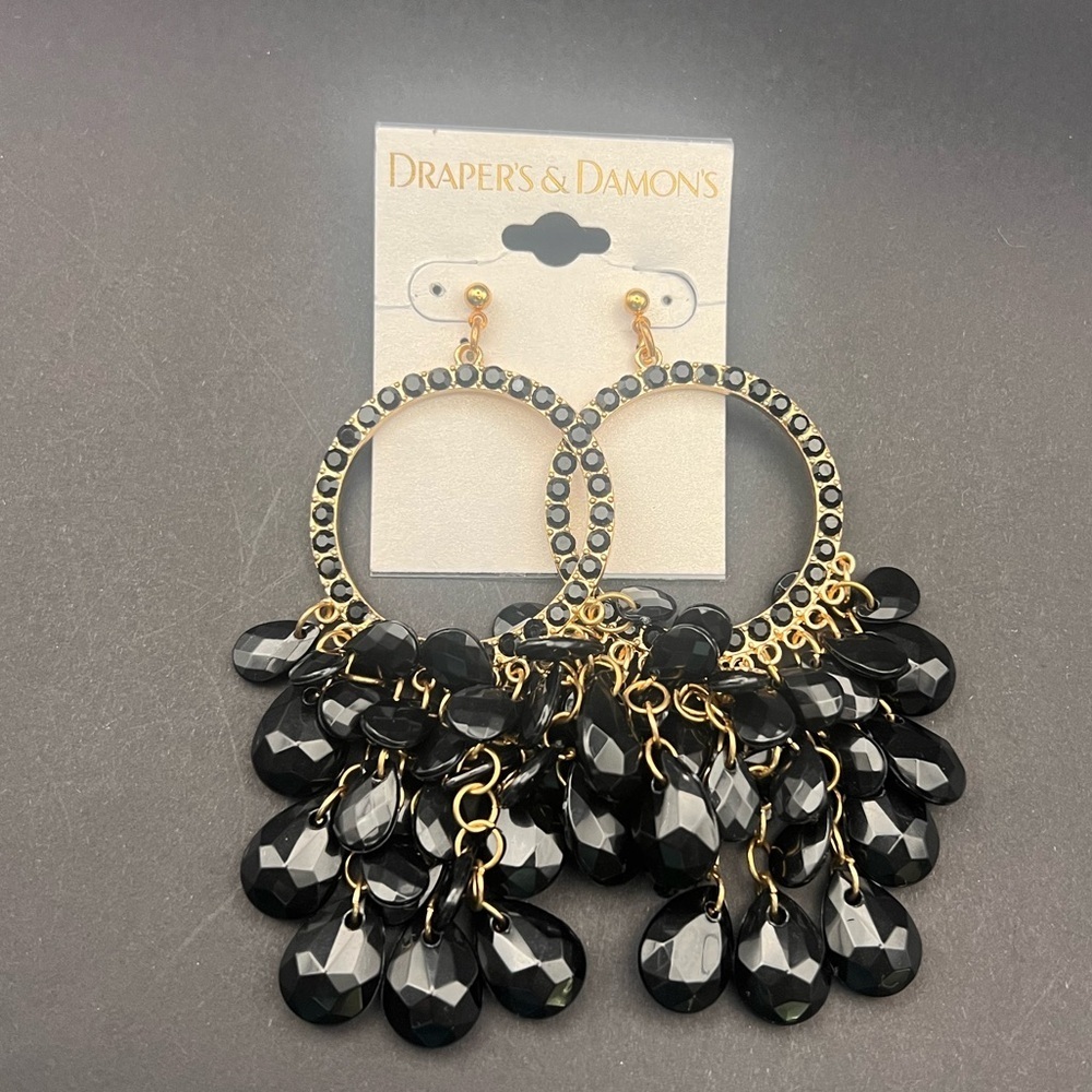 5/$25 Draper's & Damon's Black and Gold Dangle Earrings - Picture 3 of 7